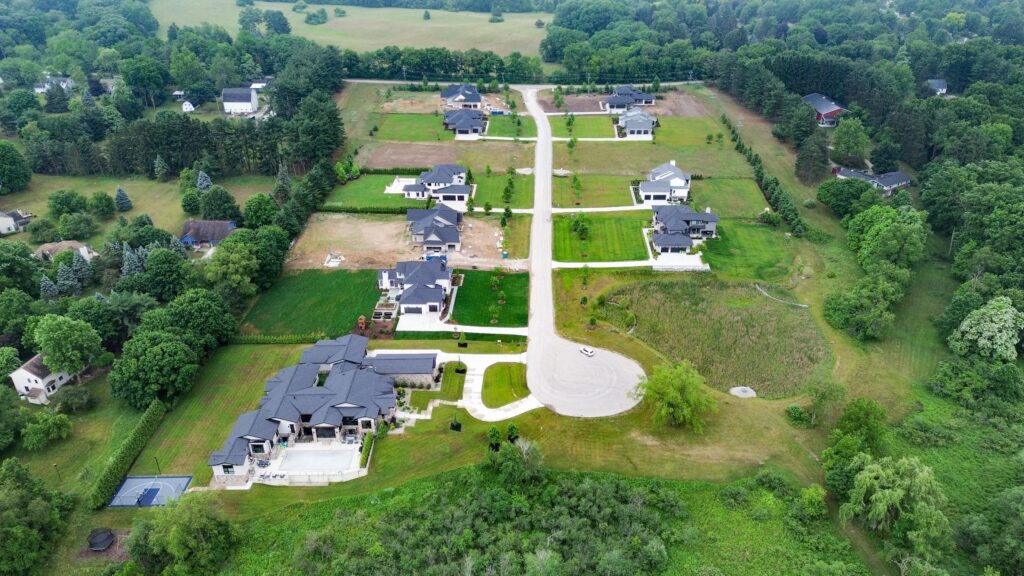 Overview shot of Pine Ridge Estates grounds