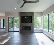 8-820 Daniel St-22